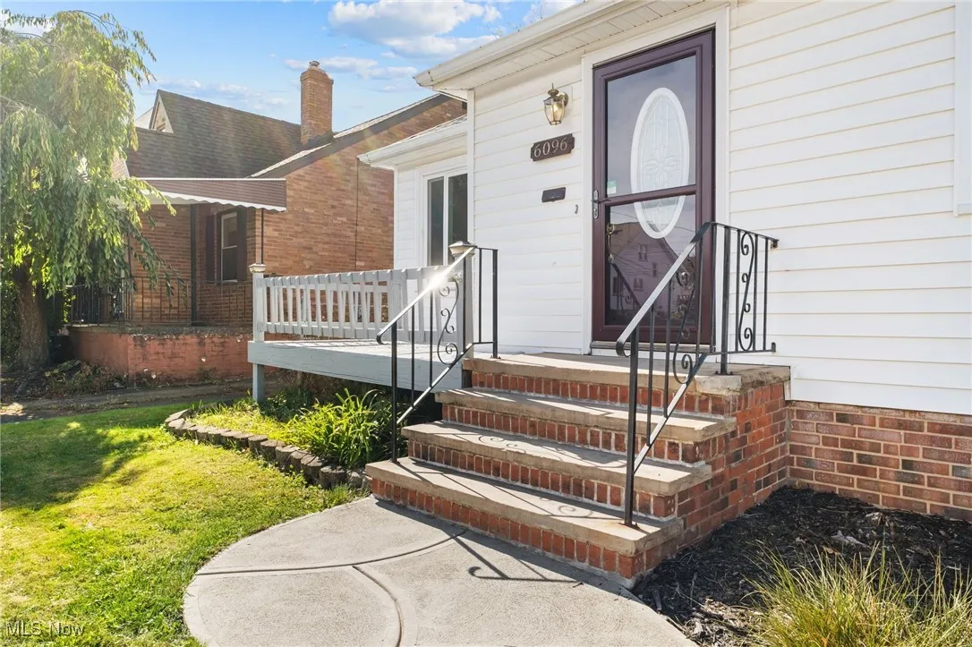 6096 Wareham Drive, Parma, Ohio 44129,MLS Now Listing ID