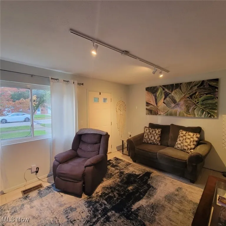 5977 Glenway Drive # B, Brook Park, Ohio 44142,MLS Now Listing ID