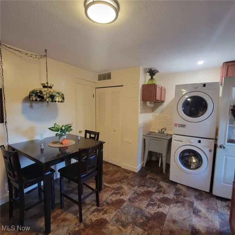 5977 Glenway Drive # B, Brook Park, Ohio 44142,MLS Now Listing ID