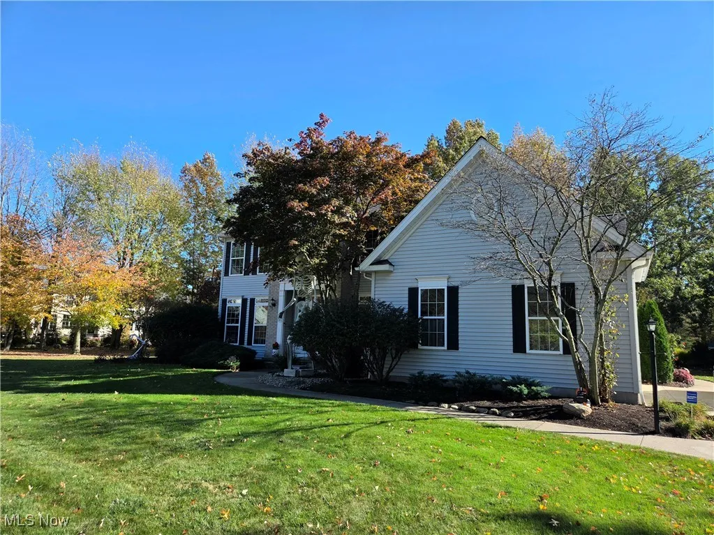 279 Briargate Court, Avon Lake, Ohio 44012,MLS Now Listing ID