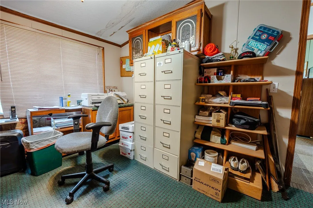 Office space with crown molding