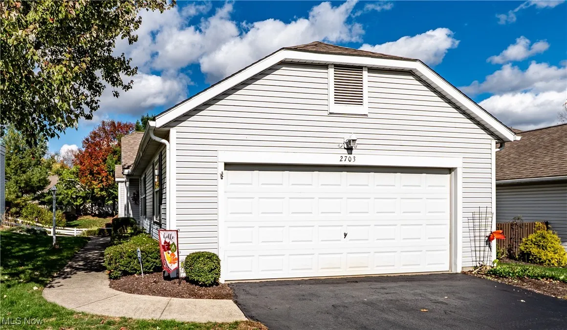 2703 York Drive # 41, Stow, Ohio 44224,MLS Now Listing ID