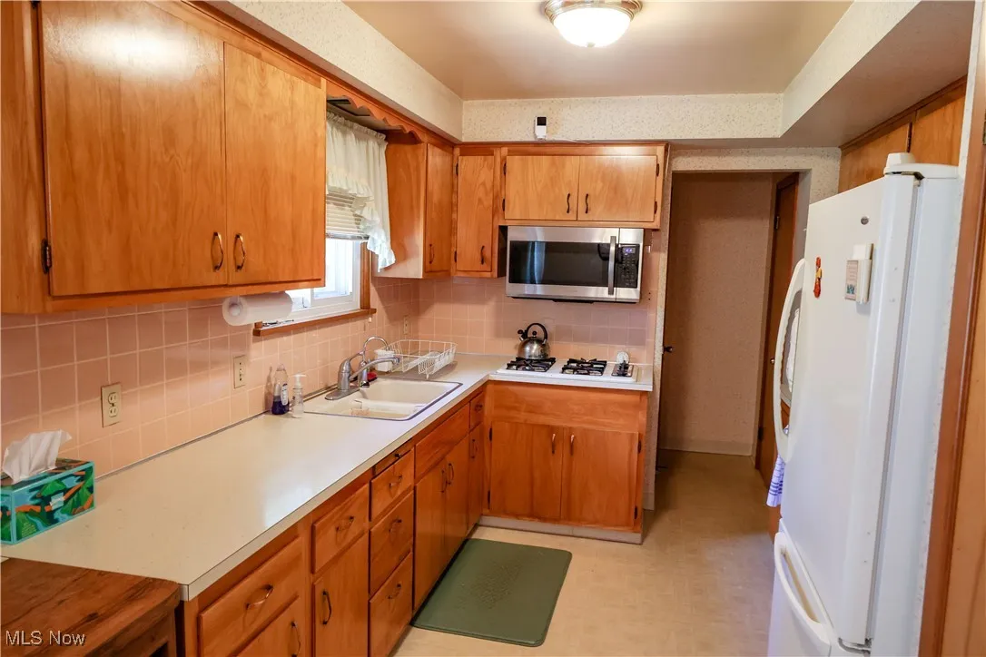 5833 Kuenzer Drive, Seven Hills, Ohio 44131,MLS Now Listing ID
