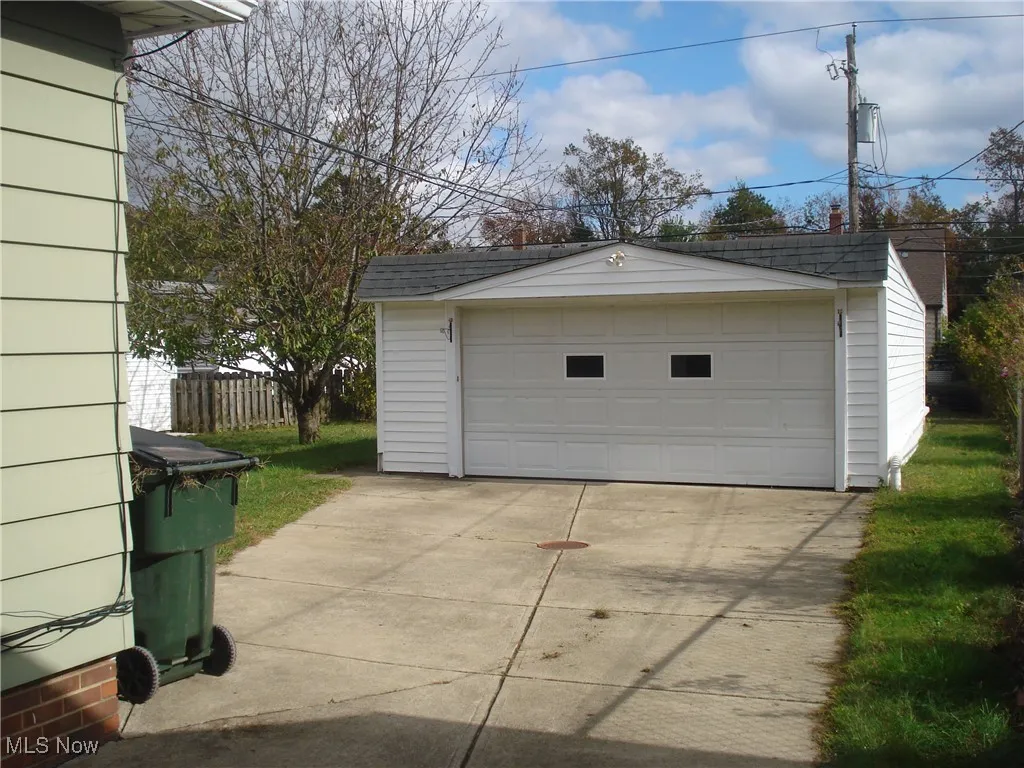 2253 E 290th Street, Wickliffe, Ohio 44092,MLS Now Listing ID
