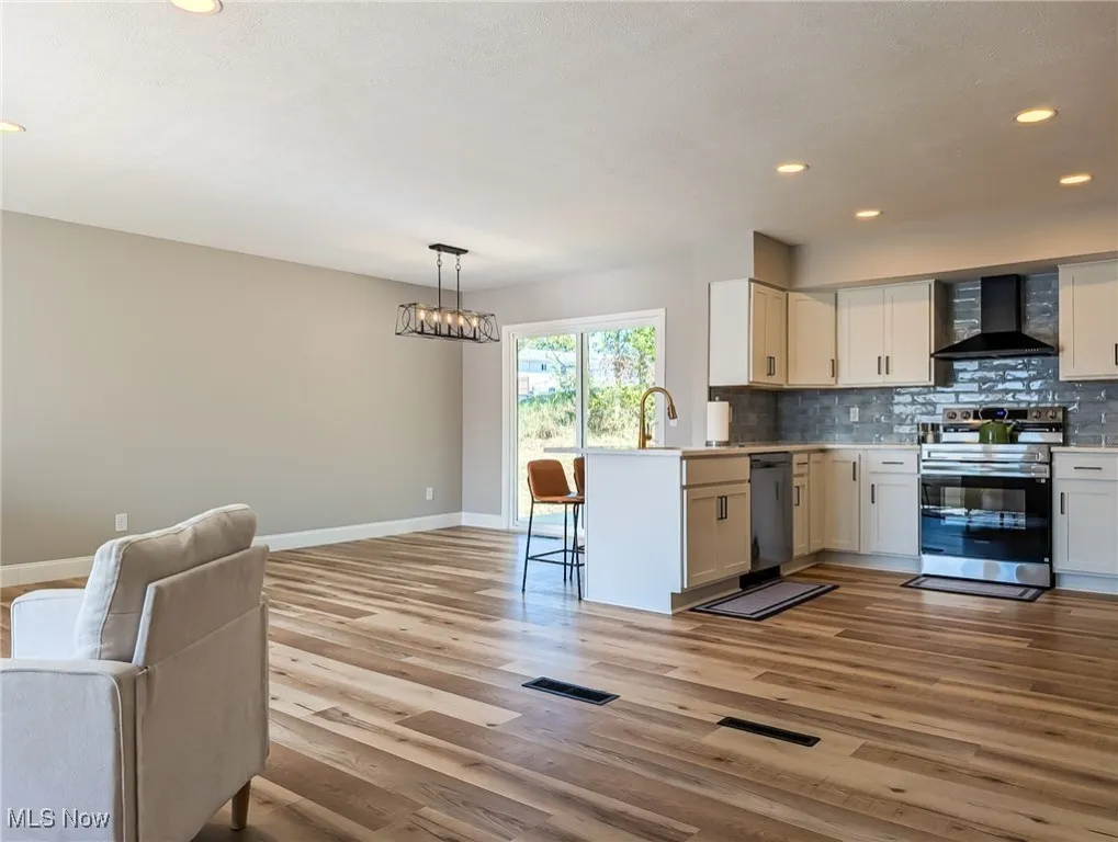 Living room/Kitchen/Dining Room