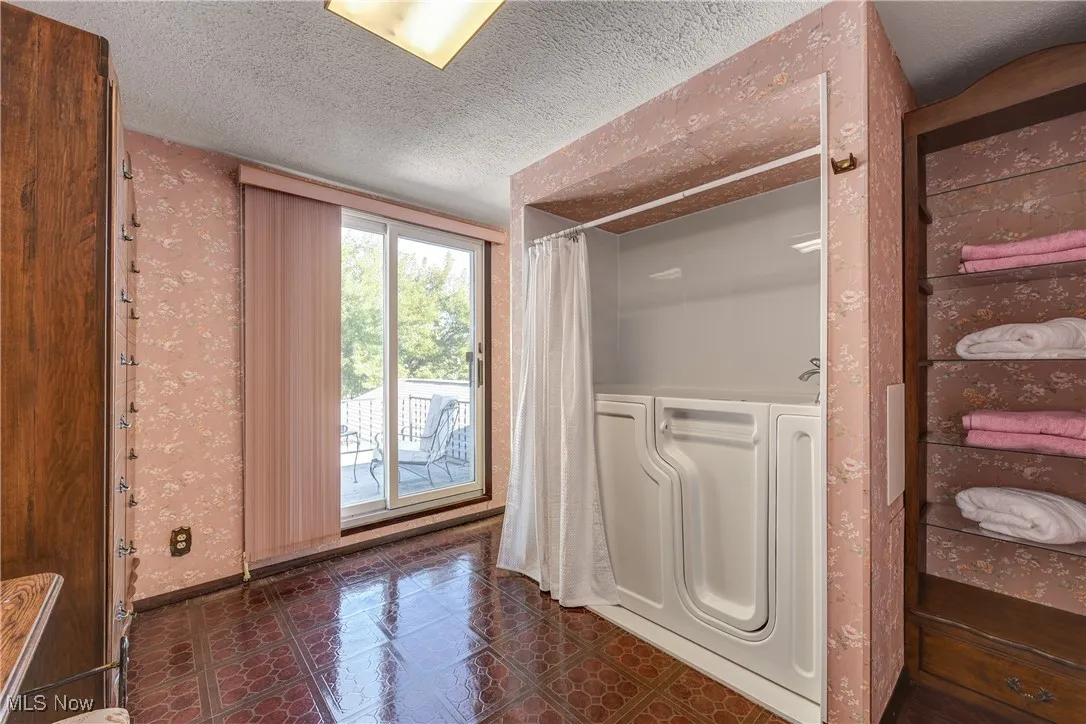 8206 Newport Avenue, Parma, Ohio 44129,MLS Now Listing ID