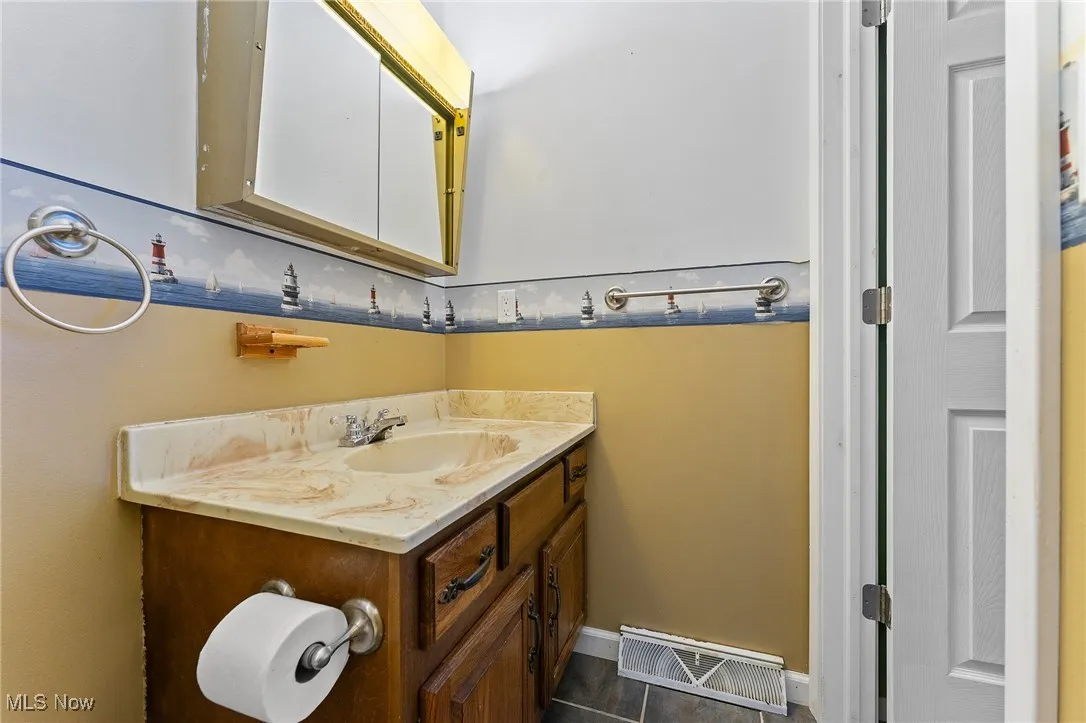 7111 Pine Grove Drive, Hubbard, Ohio 44425,MLS Now Listing ID