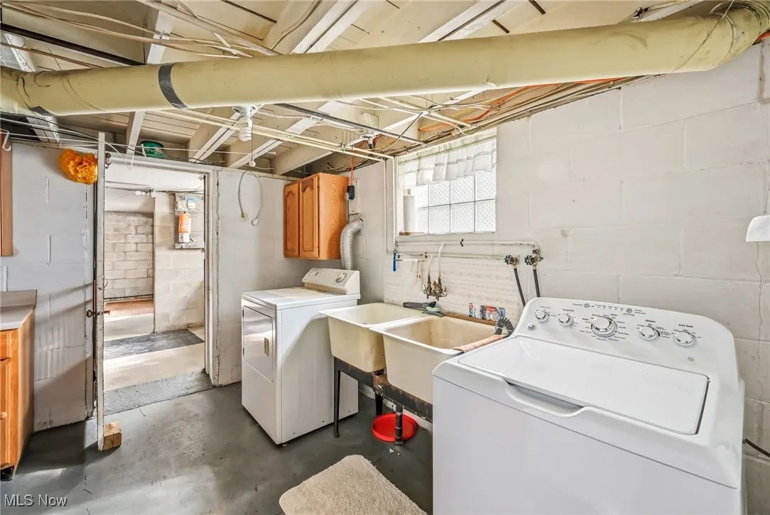 Laundry . Washer and Dryer Stay