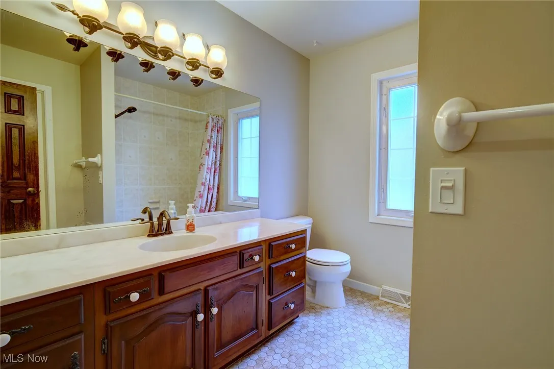 Second floor full bath