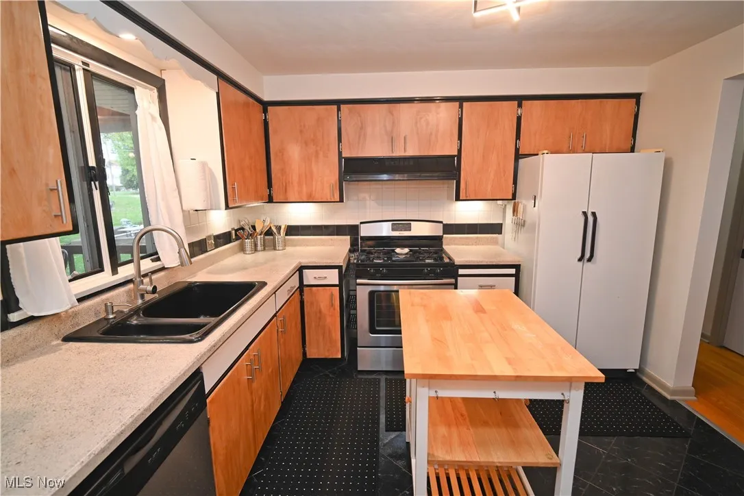 3811 Artmar Drive, Youngstown, Ohio 44515,MLS Now Listing ID