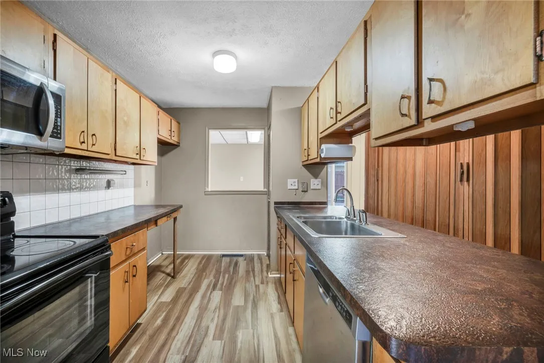 104 Whitehall Drive, Berea, Ohio 44017,MLS Now Listing ID