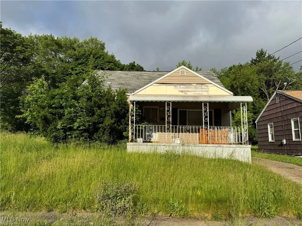 Bungalow with covered porch