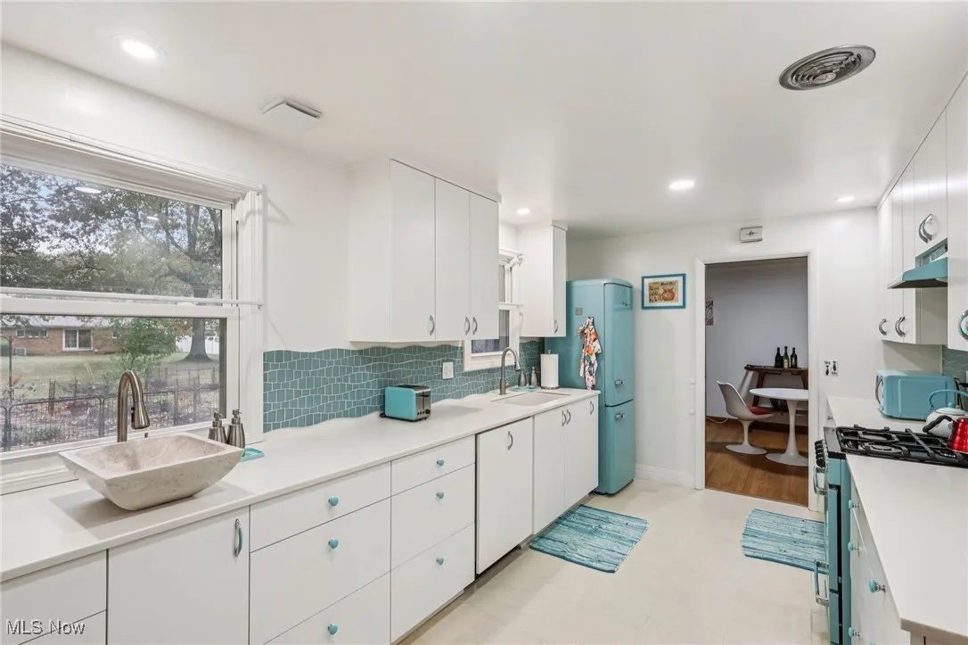 An unbelieveably wonderfull Kitchen. Spacious, bright and just perfect!