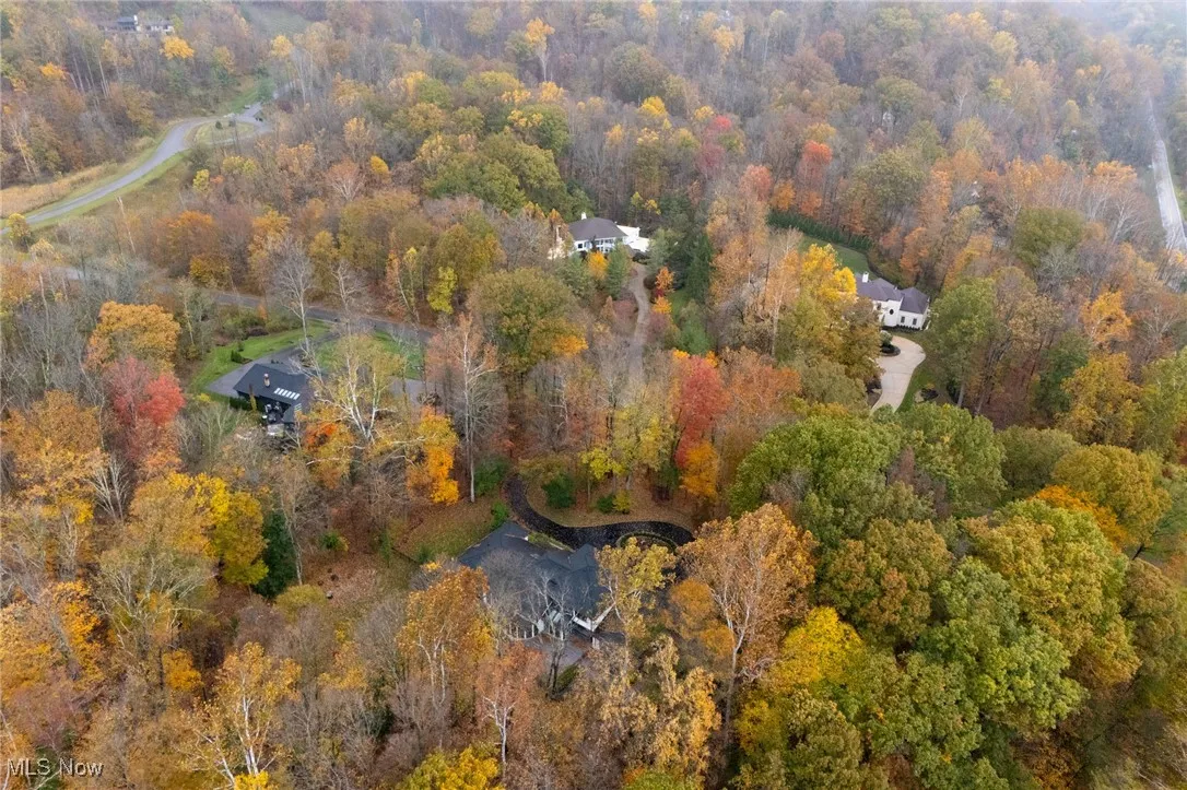 Be part of the magnificent enclave of River Mountain and enjoy privacy while still being part of an idyllic neighborhood.