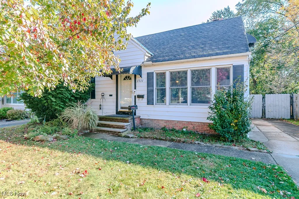 Bungalow with a shingled roof