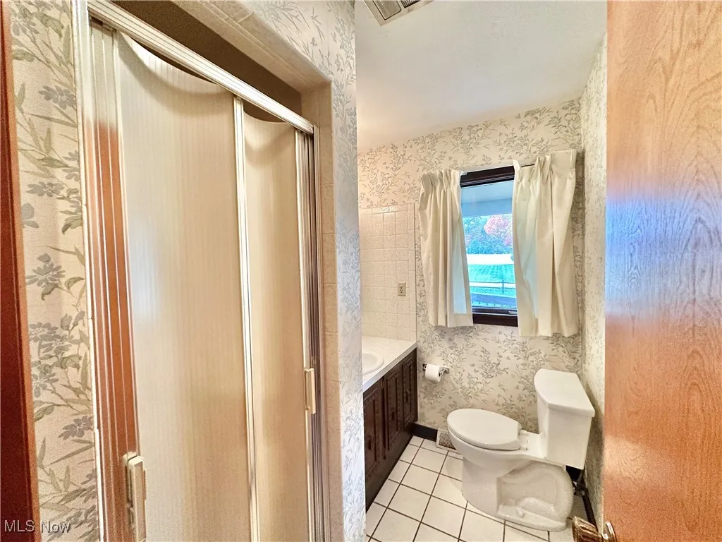 First floor full bath