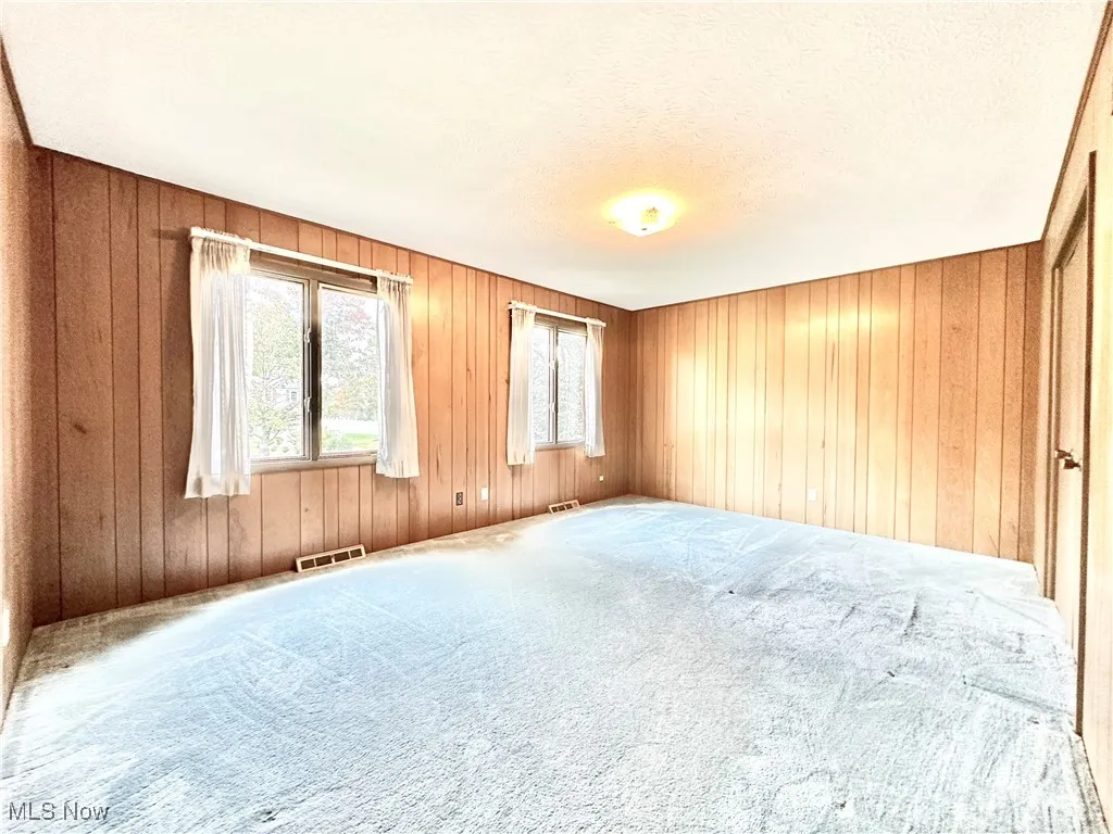Unstaged master bedroom