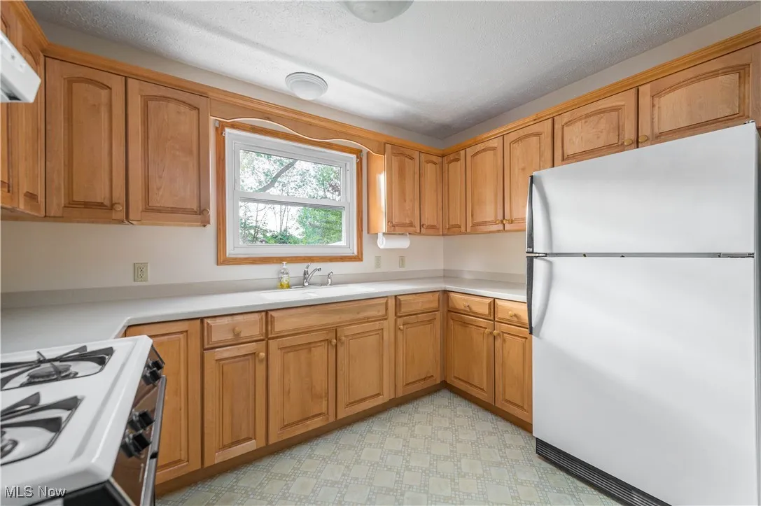 1854 E 300th Street, Wickliffe, Ohio 44092,MLS Now Listing ID