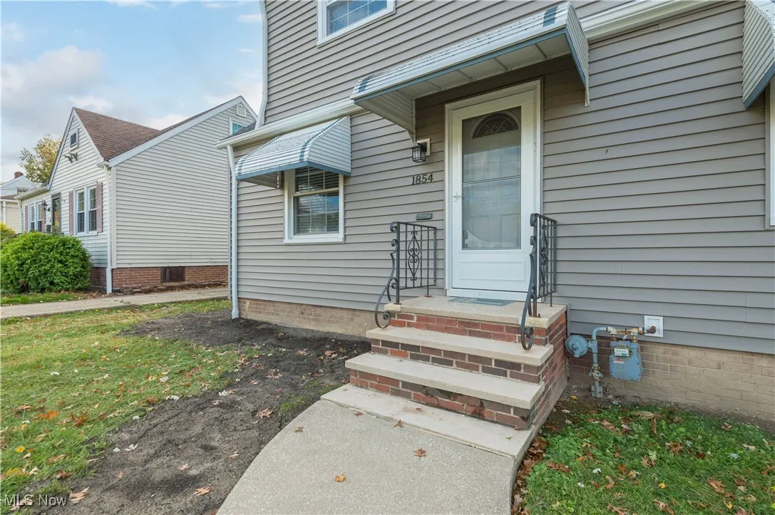 1854 E 300th Street, Wickliffe, Ohio 44092,MLS Now Listing ID