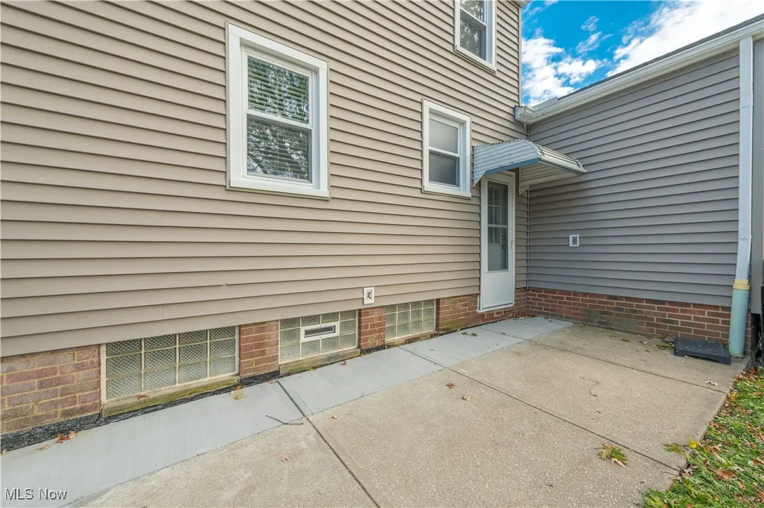 1854 E 300th Street, Wickliffe, Ohio 44092,MLS Now Listing ID