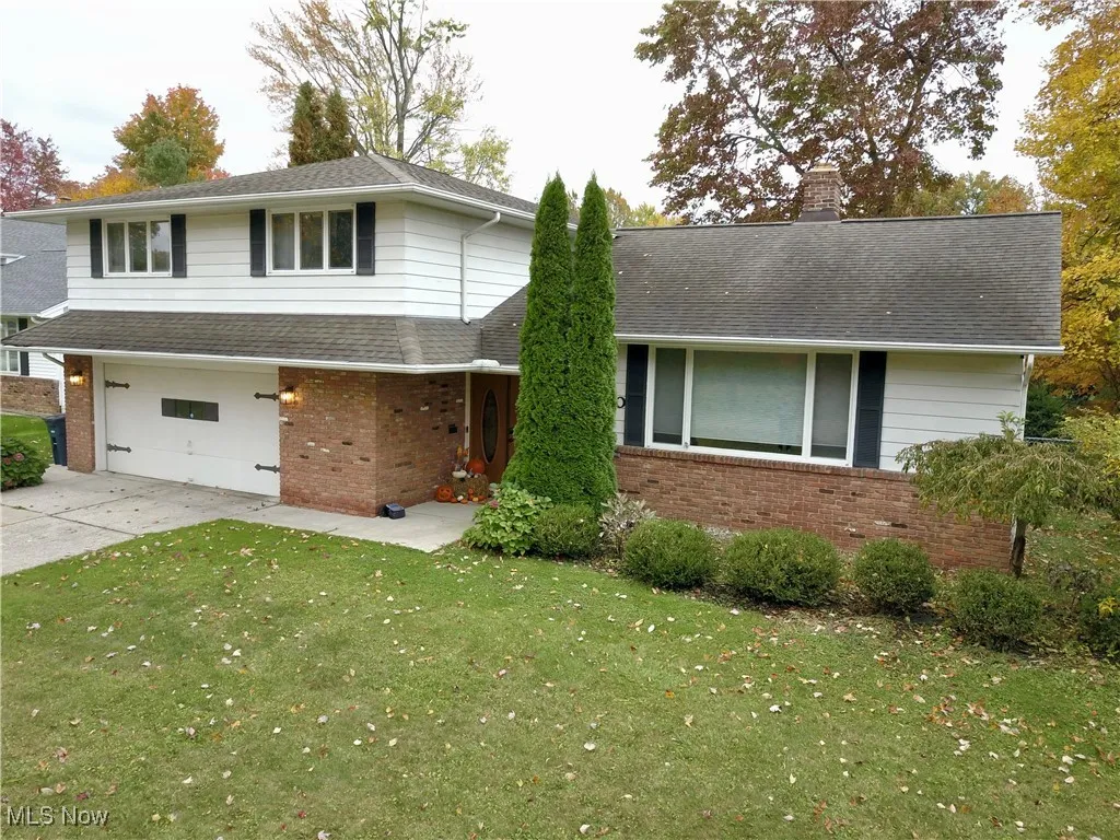 5560 Lansbury Lane, Lyndhurst, Ohio 44124,MLS Now Listing ID