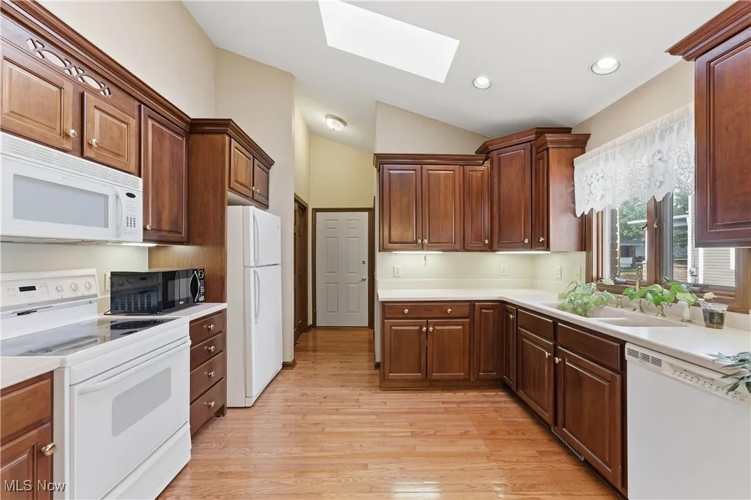 107 E Broad Street, Louisville, Ohio 44641,MLS Now Listing ID
