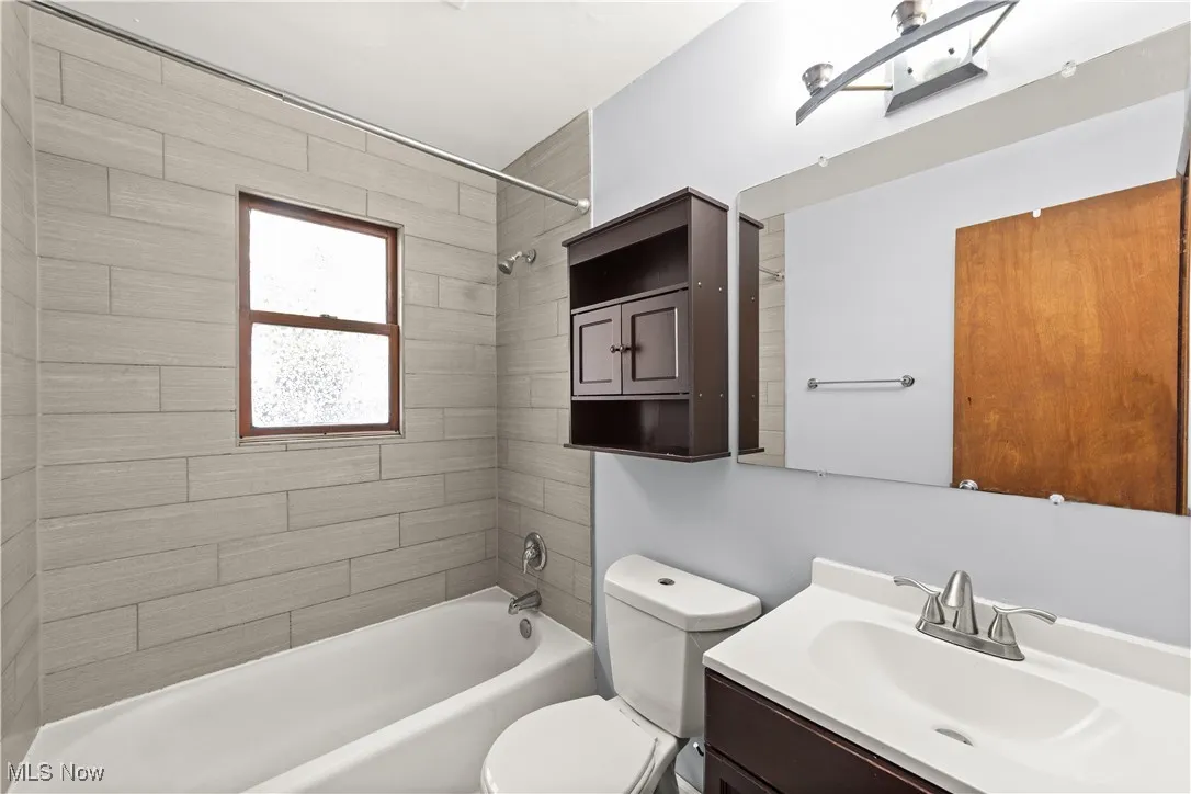 Updated Full Bathroom