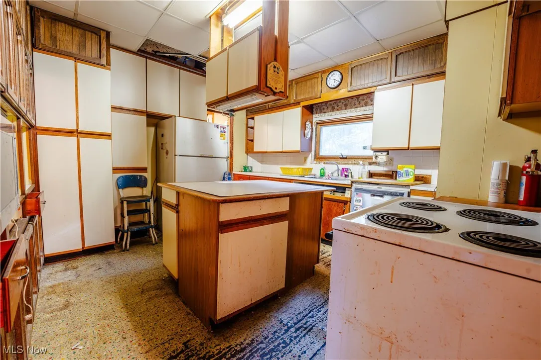 6006 Echo Lake Road, New Philadelphia, Ohio 44663,MLS Now Listing ID