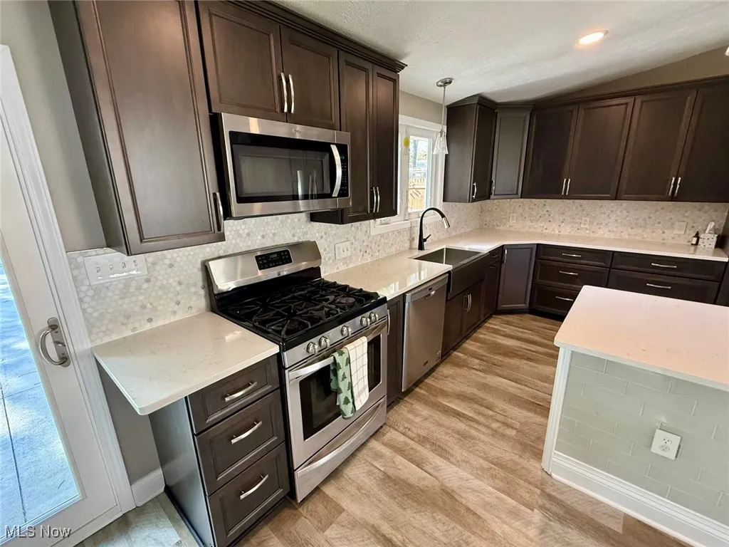25077 Doe Drive, North Olmsted, Ohio 44070,MLS Now Listing ID