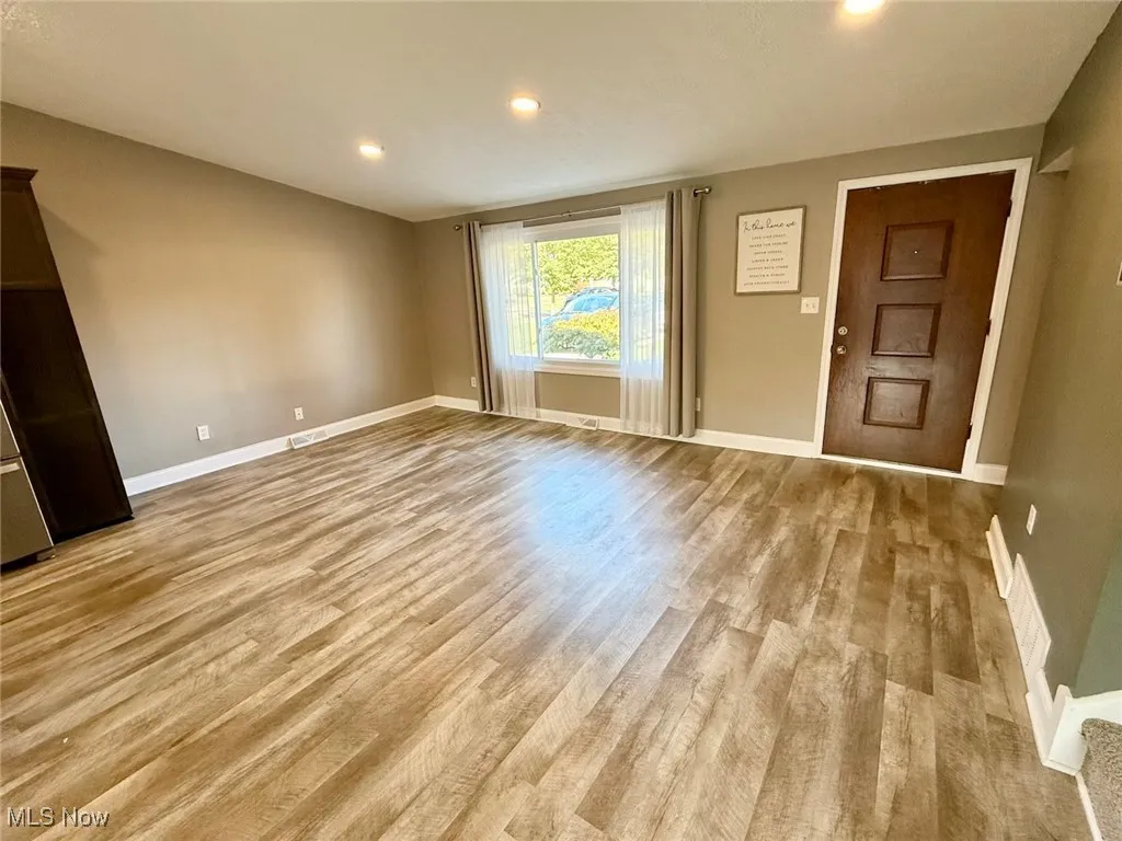 25077 Doe Drive, North Olmsted, Ohio 44070,MLS Now Listing ID