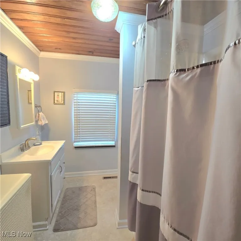 Ample space in bathroom