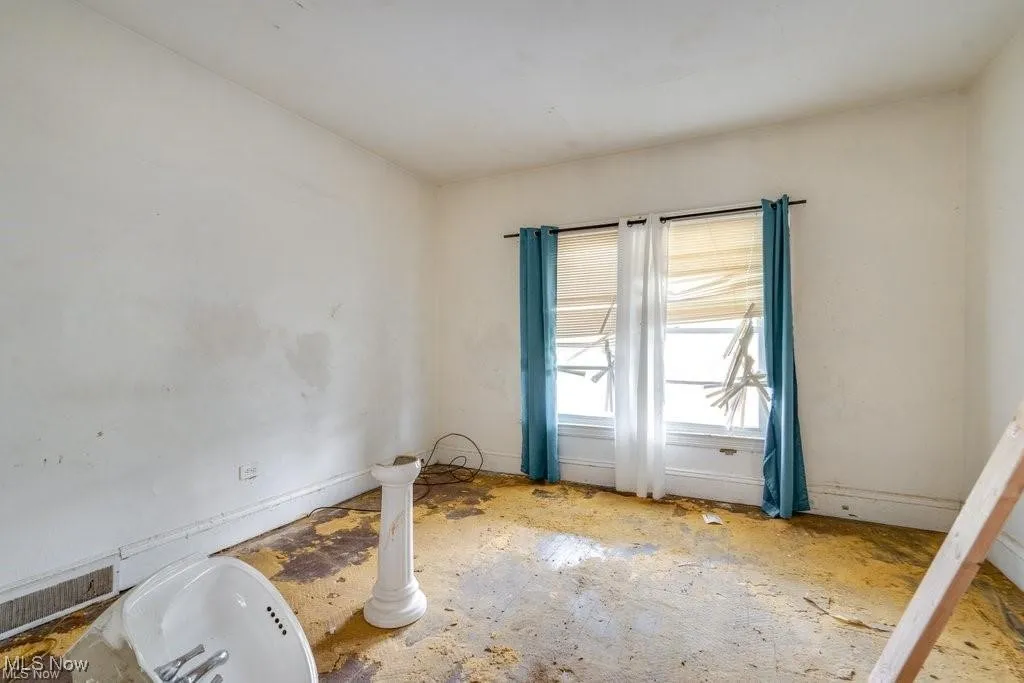 1140 E 113th Street, Cleveland, Ohio 44108,MLS Now Listing ID