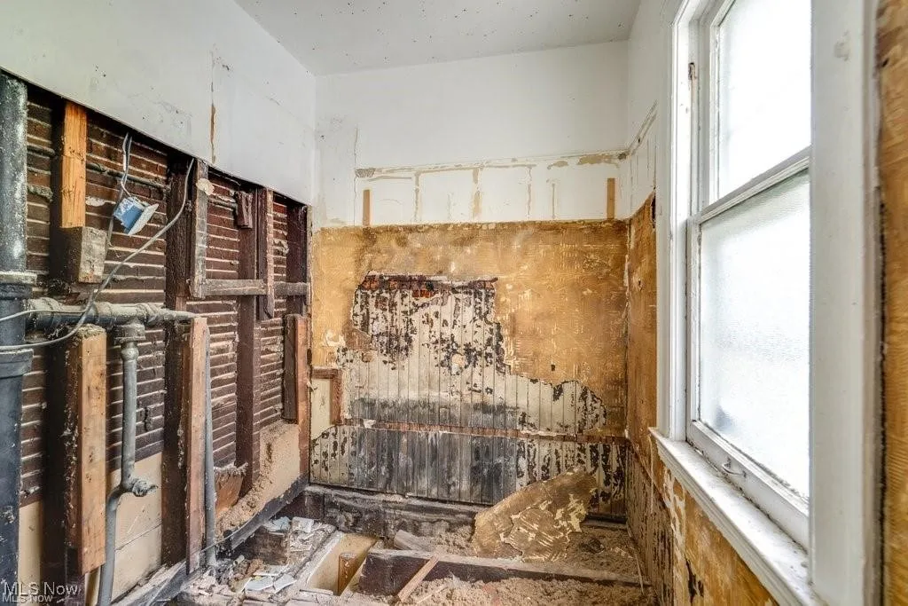 1140 E 113th Street, Cleveland, Ohio 44108,MLS Now Listing ID