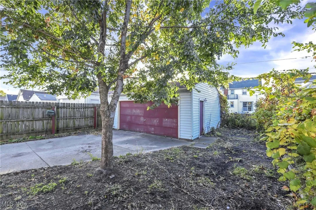 View of yard with an outbuilding