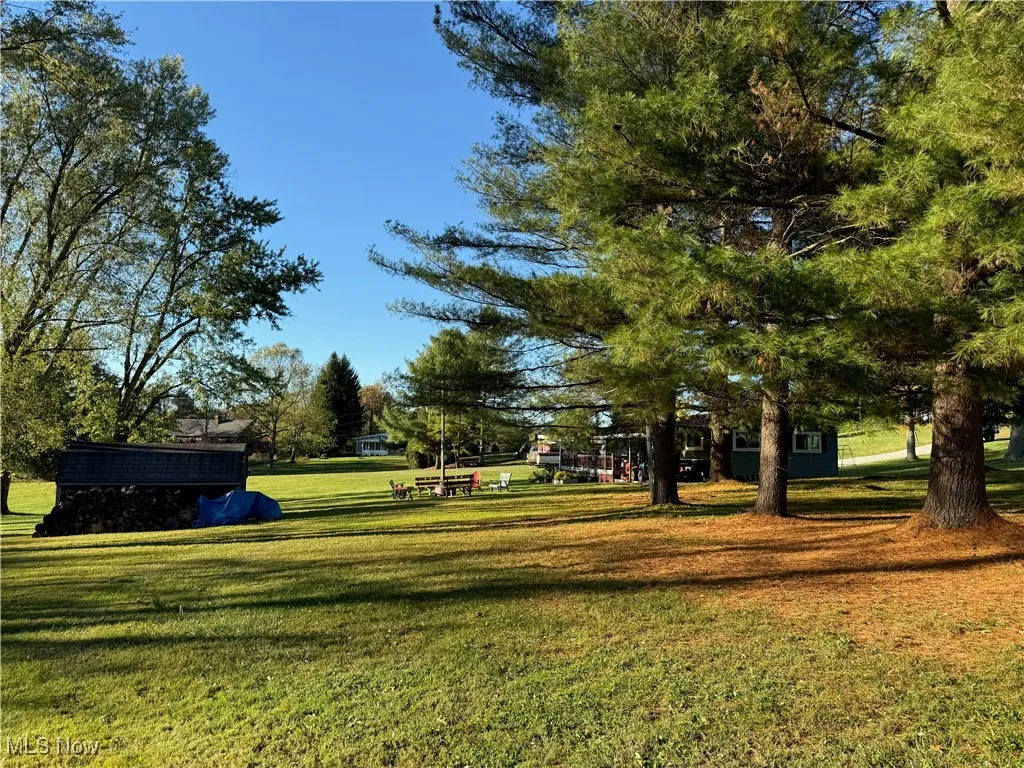 Surrounding community with a yard