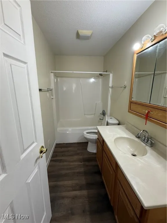 915 Main Street, Dresden, Ohio 43821,MLS Now Listing ID