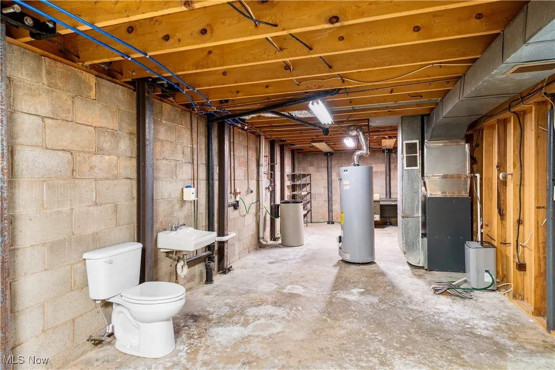 Laundry/Storage/Half Bath