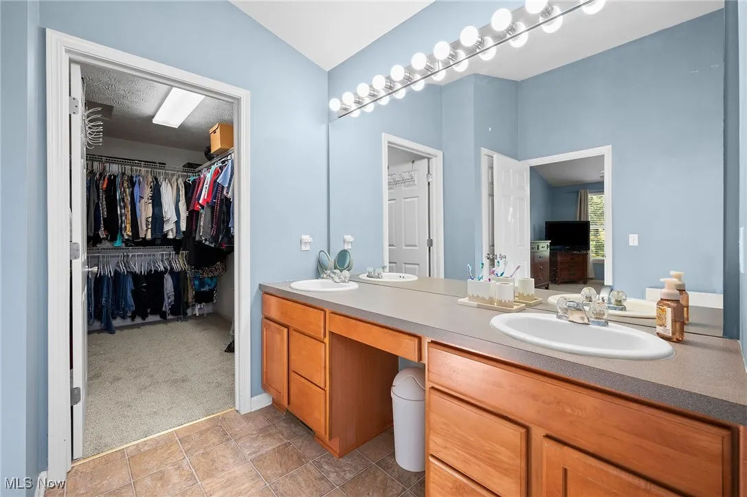 4900 Salton Drive, Brunswick, Ohio 44212,MLS Now Listing ID