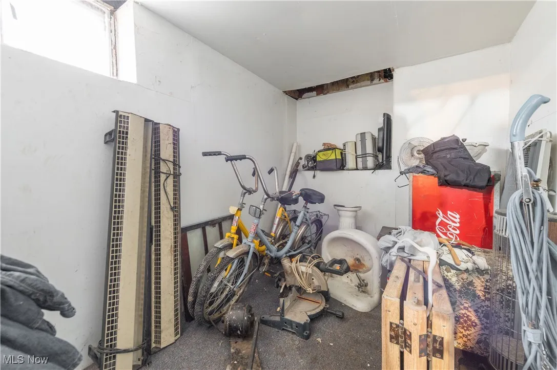 Storage room with a heating unit