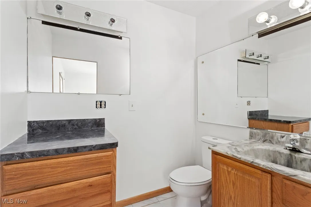 1/2 bath in Primary Bedroom