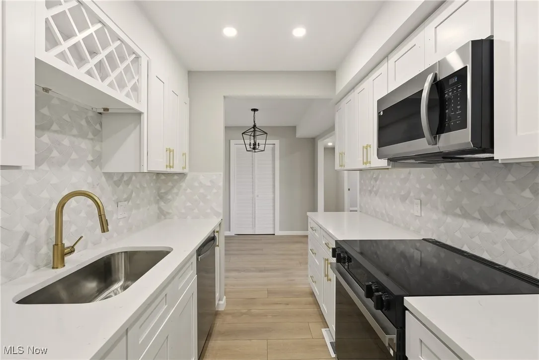 5824 Tiffany Court, Lyndhurst, Ohio 44124,MLS Now Listing ID