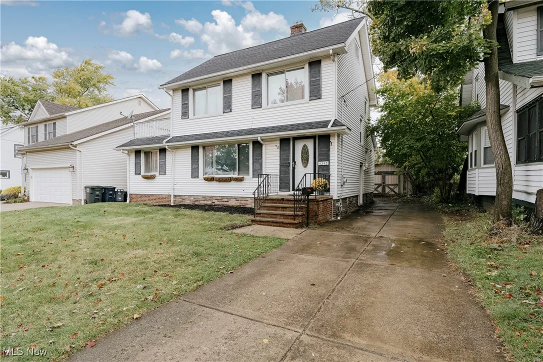 5243 Oakmont Drive, Lyndhurst, Ohio 44124,MLS Now Listing ID