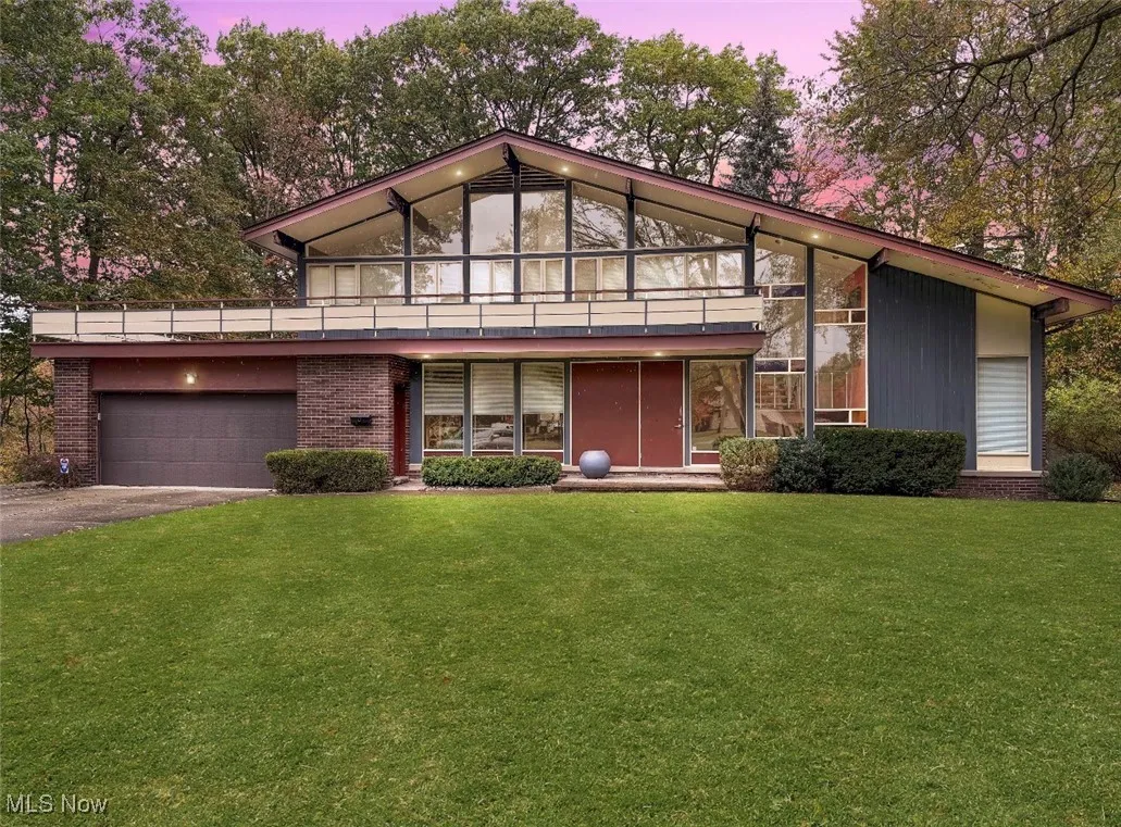 25861 Euclid Chagrin Pkwy, Richmond Heights, Ohio 44143,MLS Now Listing ID