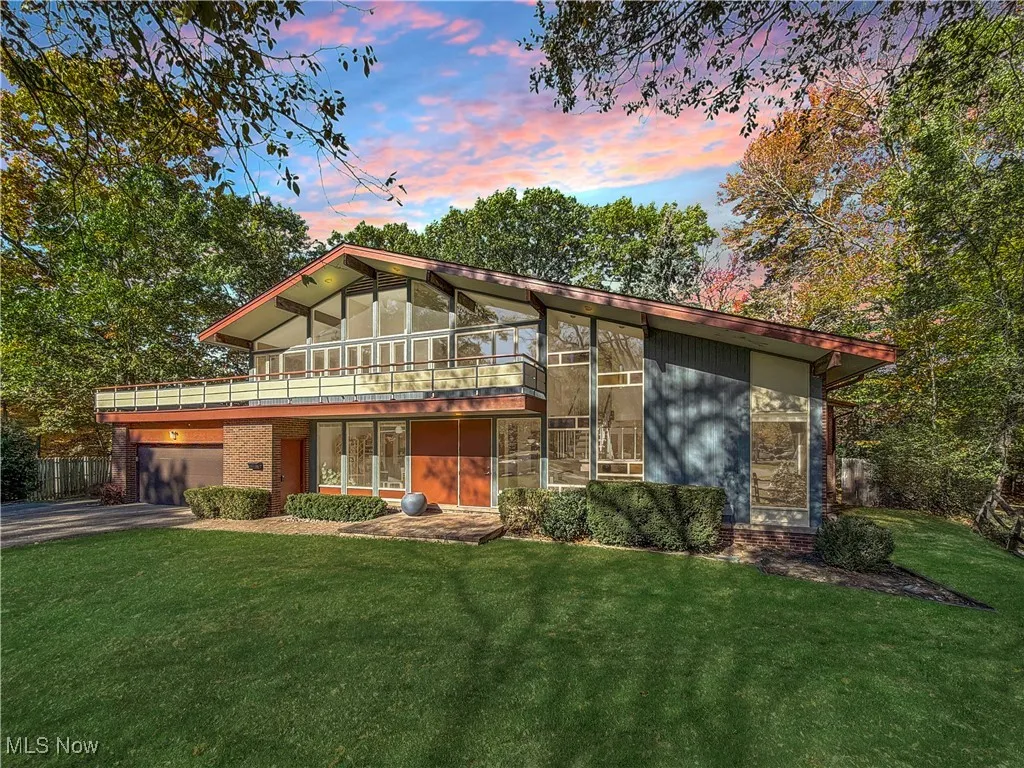 25861 Euclid Chagrin Pkwy, Richmond Heights, Ohio 44143,MLS Now Listing ID