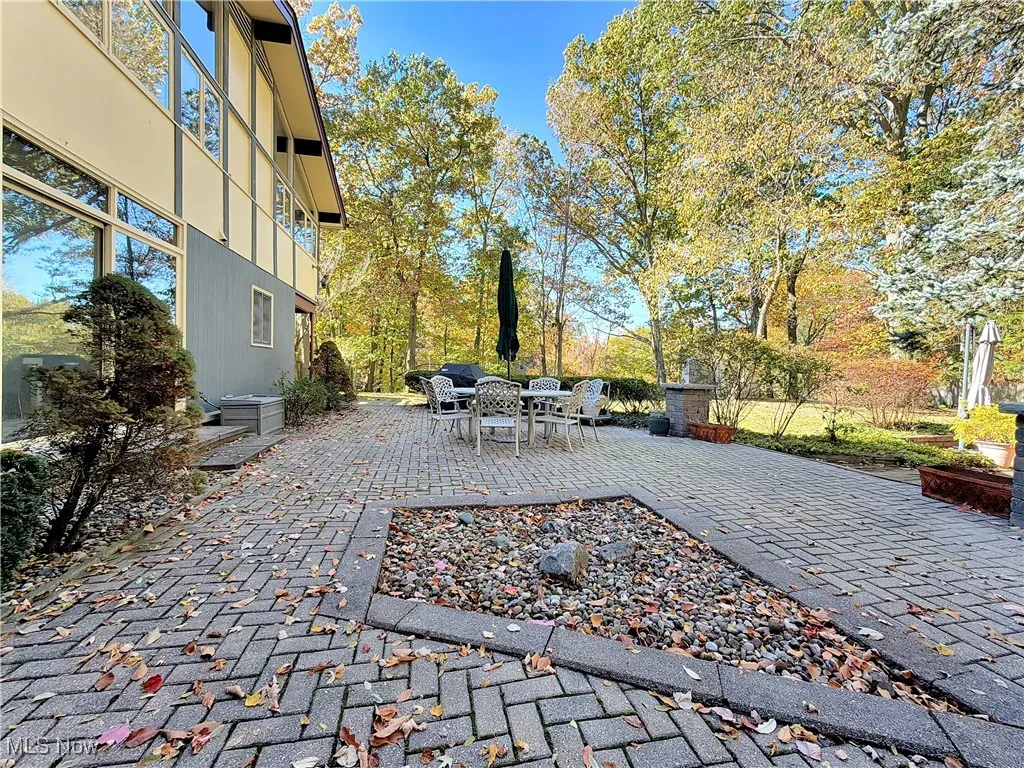 25861 Euclid Chagrin Pkwy, Richmond Heights, Ohio 44143,MLS Now Listing ID