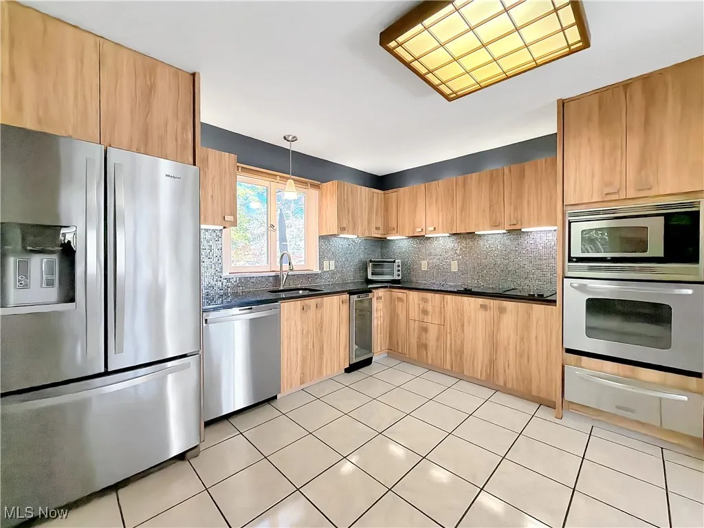 25861 Euclid Chagrin Pkwy, Richmond Heights, Ohio 44143,MLS Now Listing ID