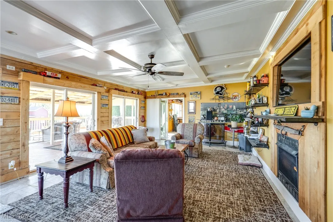 also four seasons room