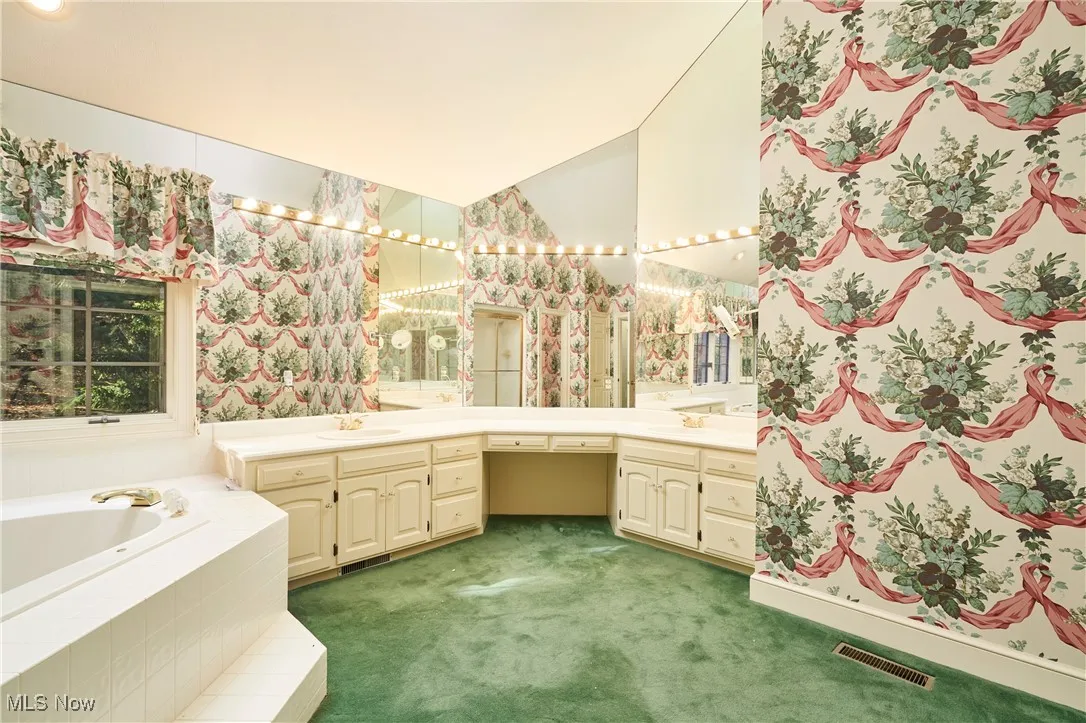 692 Pine Point Drive, Akron, Ohio 44333,MLS Now Listing ID