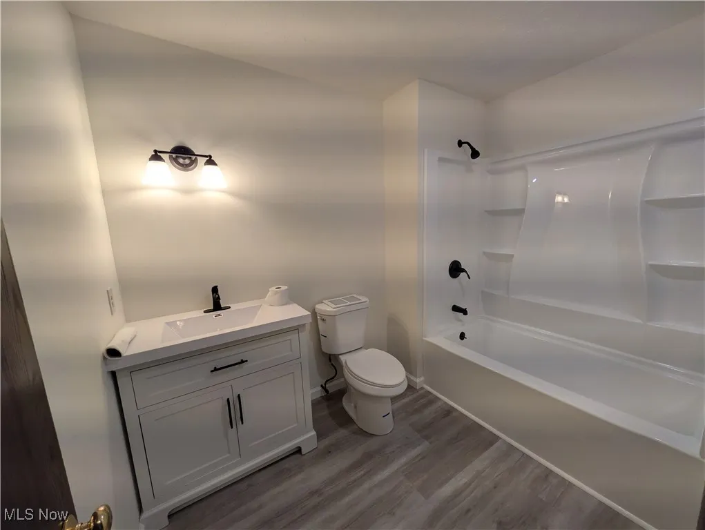 595 Dayton St Akron OH 44310 is a one bedroom townhouse in the North Hill area with a deck, storm door, basement, Living Room, Kitchen & entry on the 1st floor and the bedroom, bathroom and large oversized closet are on the 2nd floor. Recently replaced windows and siding  on the exterior and remodeled interior with new flooring, kitchen and bathroom. $750 per month plus electric by tenant. The landlord has provided trash pickup and off street parking lot. Property is just off Tallmadge Ave with easy access to Route 8.