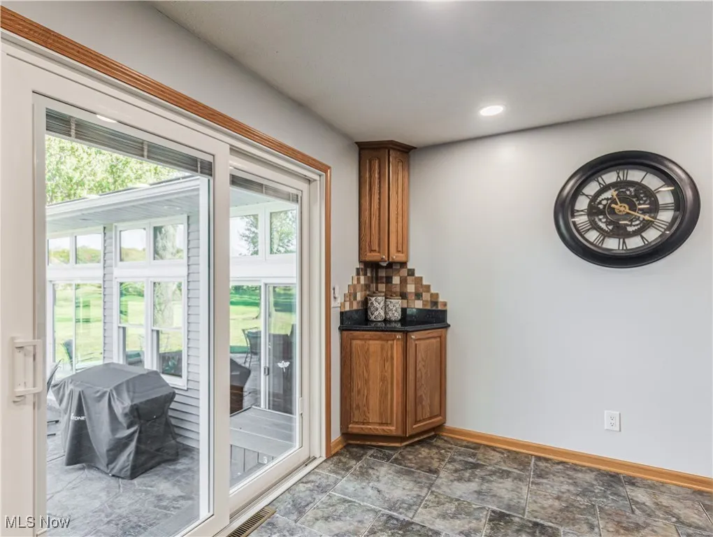 47020 Cooper Foster Park Road, Amherst, Ohio 44001,MLS Now Listing ID